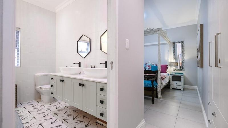 4 Bedroom Property for Sale in Blue Mountain Village Western Cape